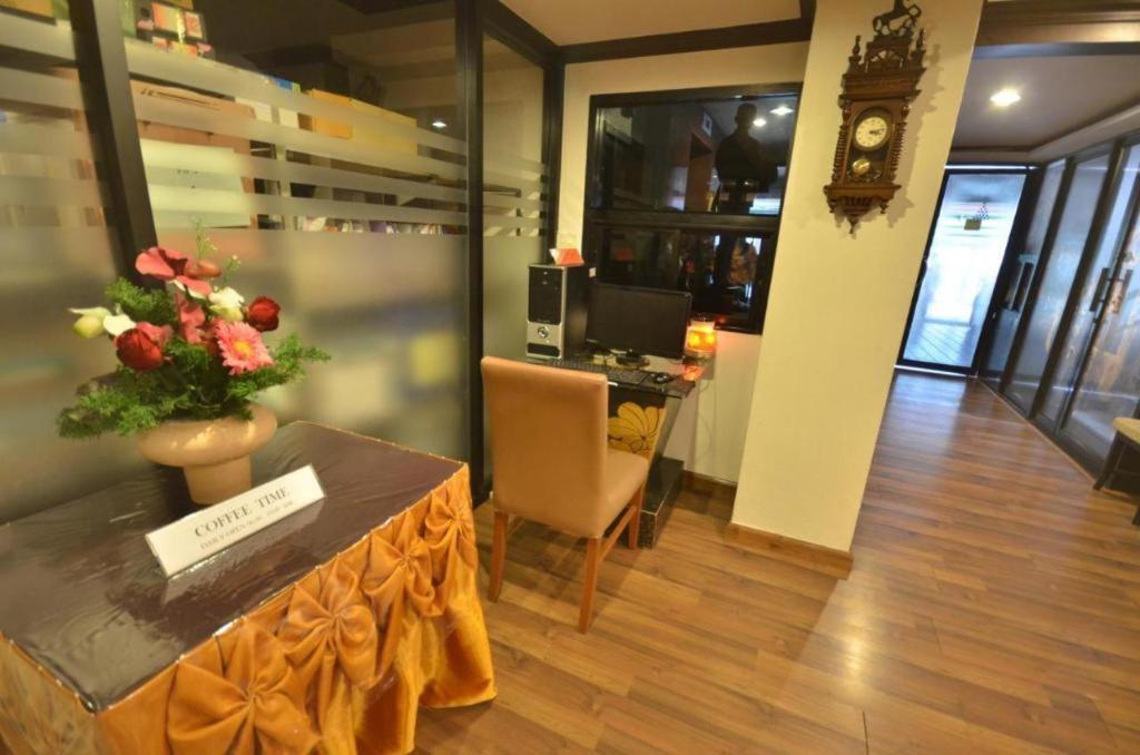 The Heritage Sathorn Suite Hotel Бангкок Екстер'єр фото