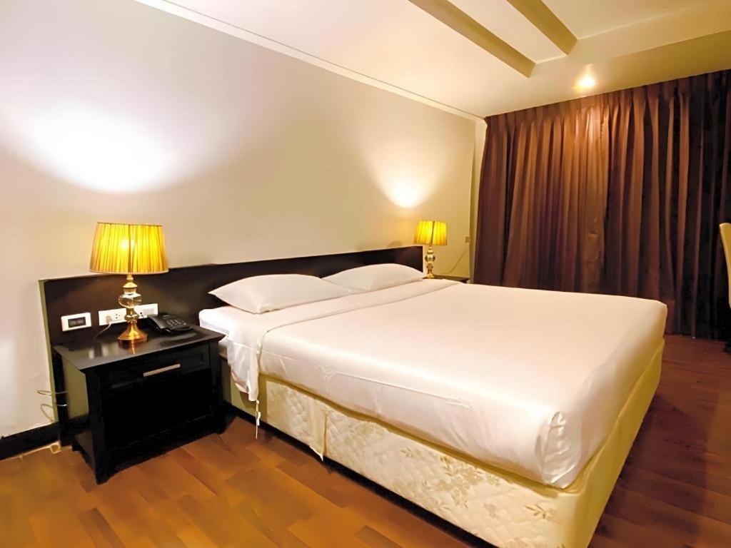 The Heritage Sathorn Suite Hotel Бангкок Екстер'єр фото